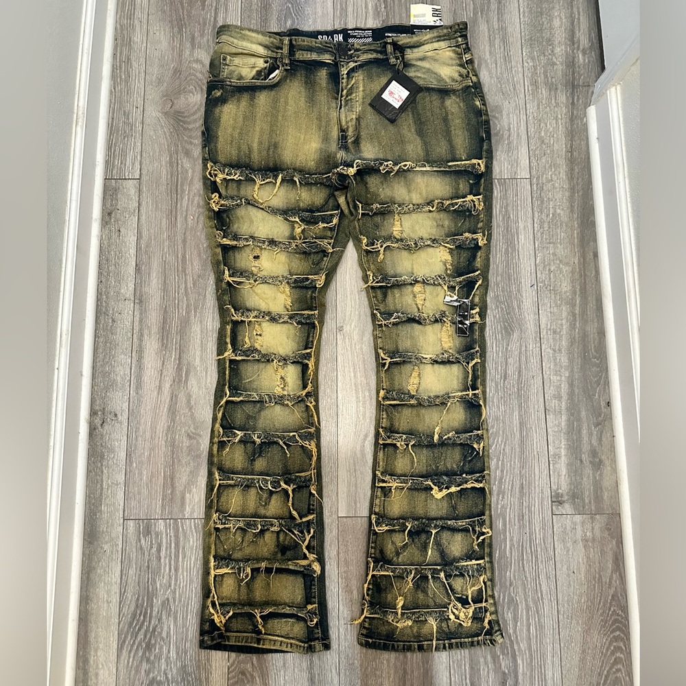 Spark stone washed jeans 40x36” very stretchy. New with tags. With free gifts